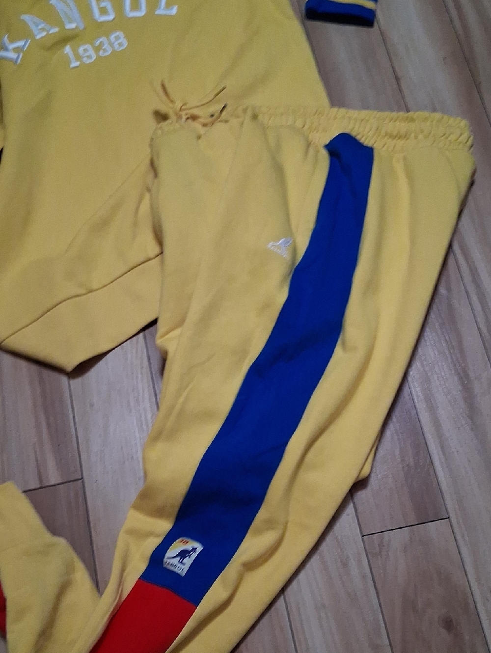 Kangol 1938 Yellow Sweatshirt and Joggers Set - Picture 4 of 4